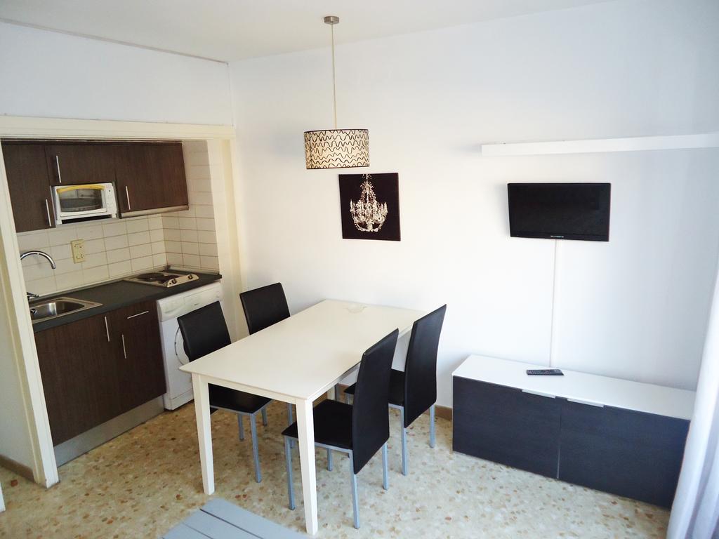 Apartaments Playas Lloret -Famous Family Resort Fenals Beach Льорет-де-Мар Экстерьер фото